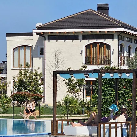 Vinea Hotel *