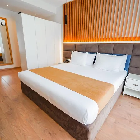 Vinea Hotel *