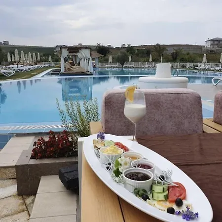 Vinea Hotel Arape-Rashbulli