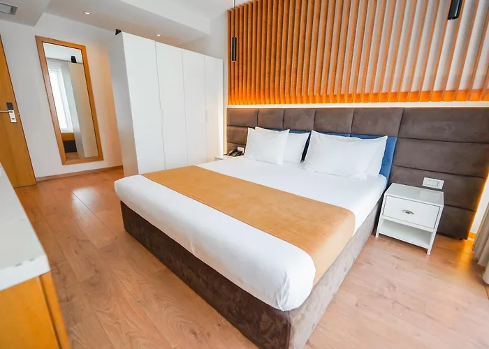 Vinea Hotel *