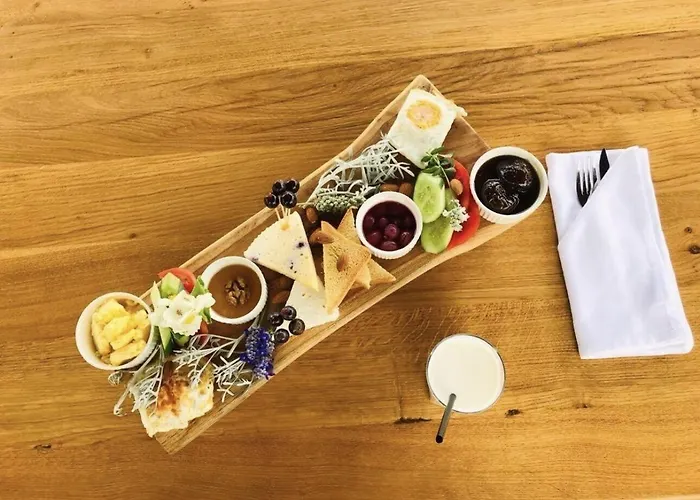 Vinea Hotel Arape-Rashbulli